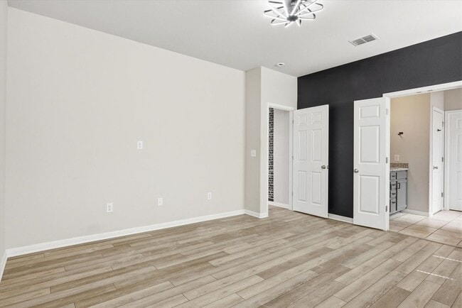 Photo - 6400 Mary Lewis Dr
