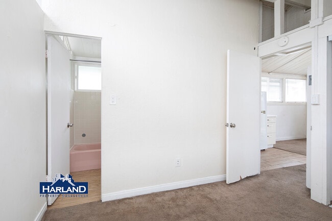 6250-6264.5 Stanley Avenue - 6258-