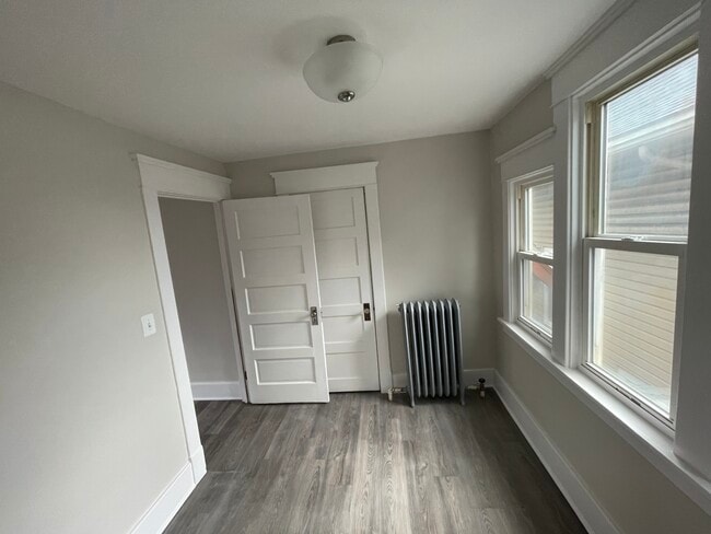 2014 Hertel Ave Unidad Upper