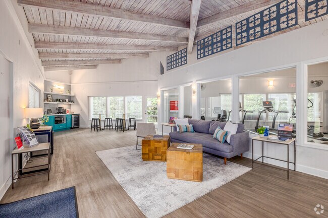 Clubhouse - 39th Avenue