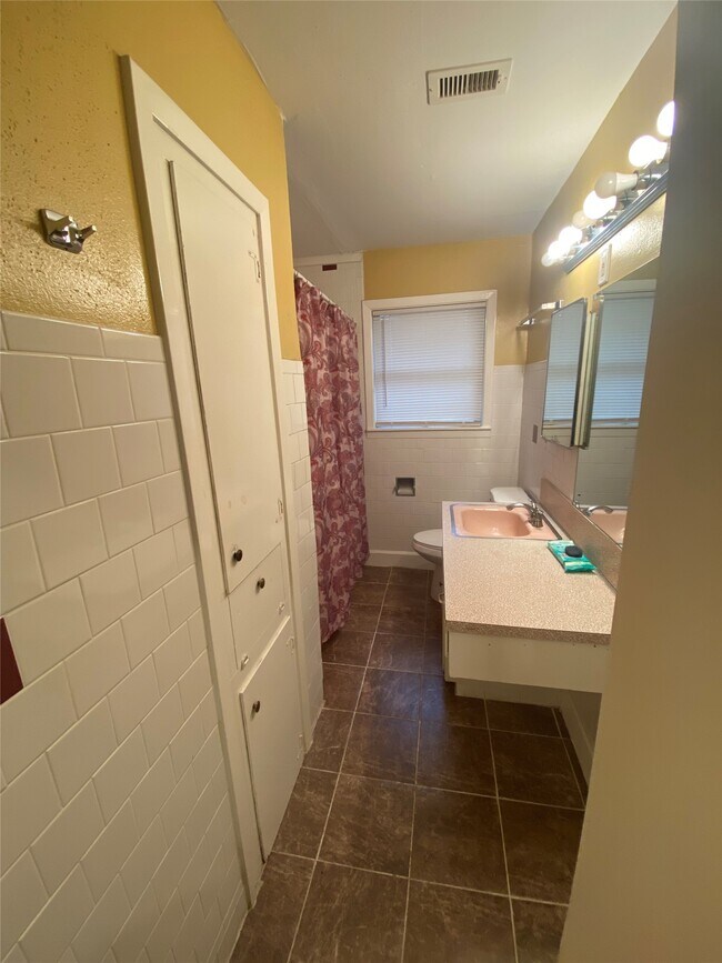 Photo - 2504 Pennington St