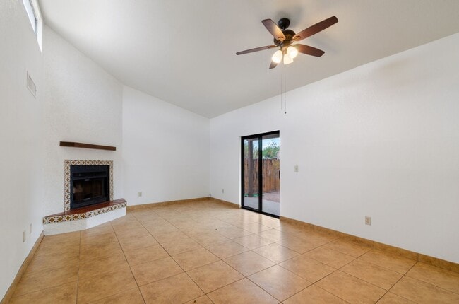 Photo - 1109 E Water St