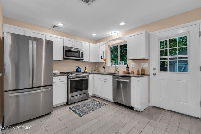 Photo - 65 Lighthouse Dr