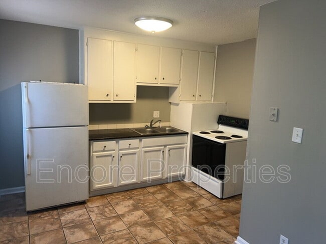 Photo - 1200 N Hyde Park Ave Unit C