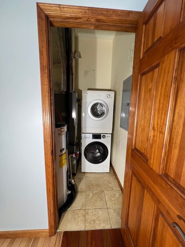 Photo - 2 bedrooms, 2 baths Downtown!
