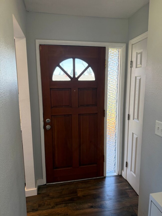 Photo - Updated 3 bedroom 1.5 bathroom house in Springfield!