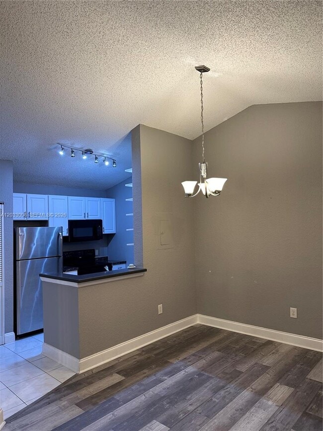 Photo - 2871 N Oakland Forest Dr Unidad 308
