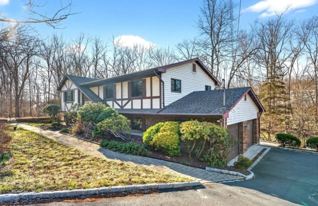 Photo - 2289 Brookside Dr