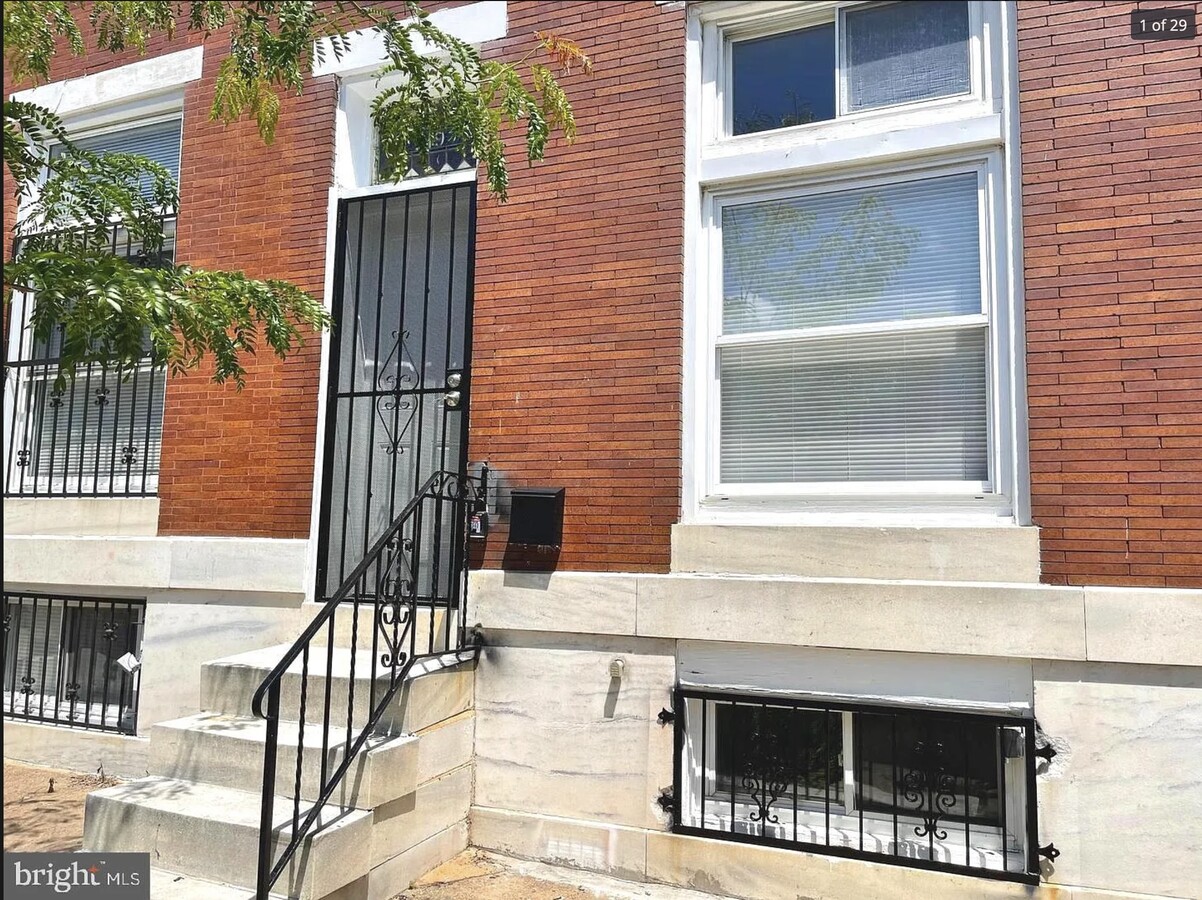 Photo - 719 N Kenwood Ave Townhome