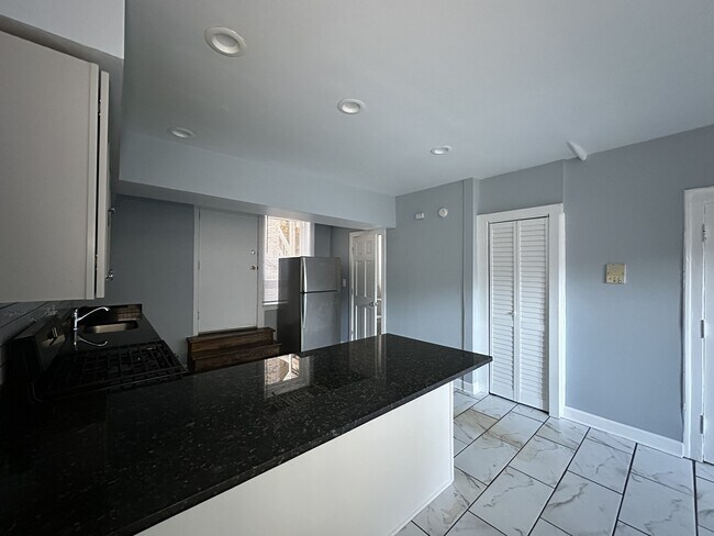 Photo - 5662 N Ridge Ave Unit H0