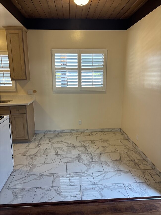 Cocina - 16413 S Dalton Ave Unidad C