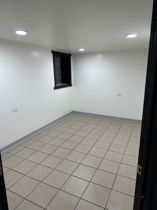 Photo - 5254 S Sacramento Ave