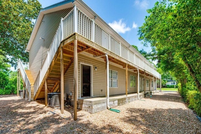 Photo - 1329 Nylic St