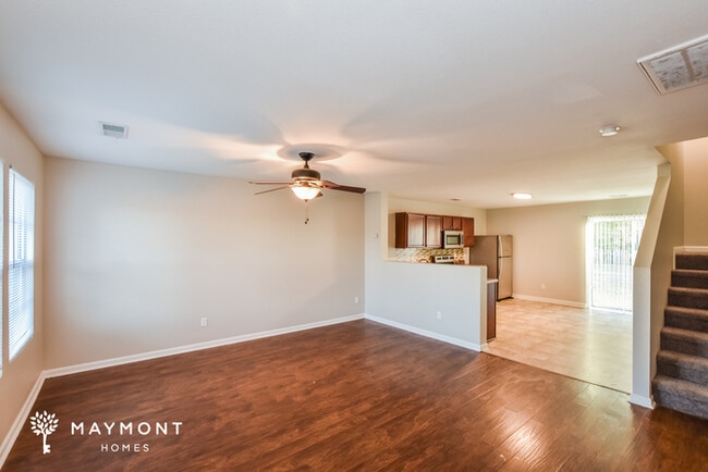 Photo - 145 Darrow Creek Dr