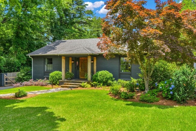Photo - 643 Etowah Dr NE