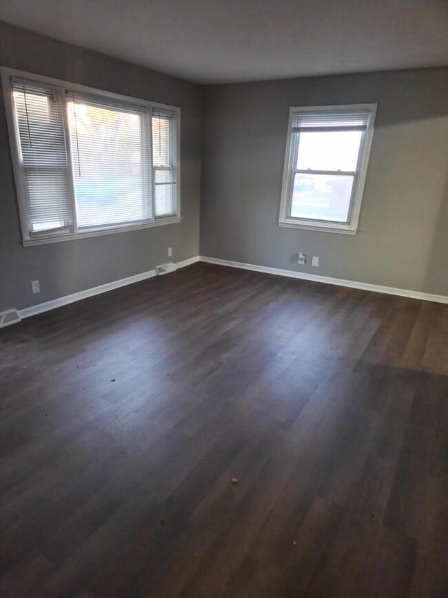 Photo - 3832 Walhampton Dr