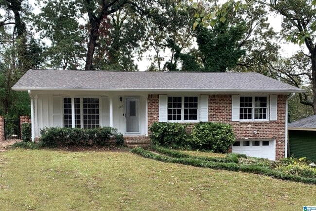 Building Photo - 1213 Oakwood St