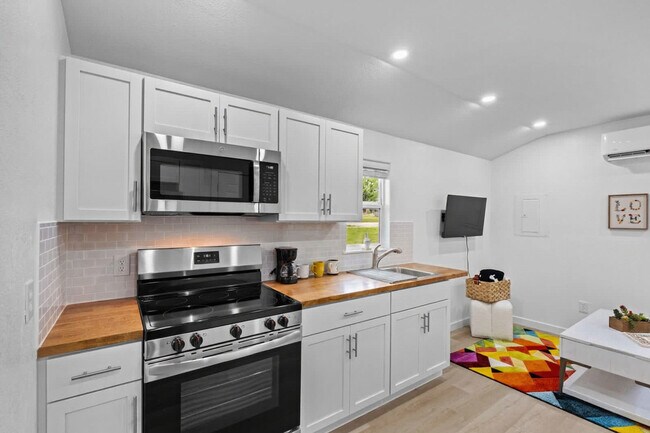 Photo - 403 E Roller Ave Unit SI ID1520943P