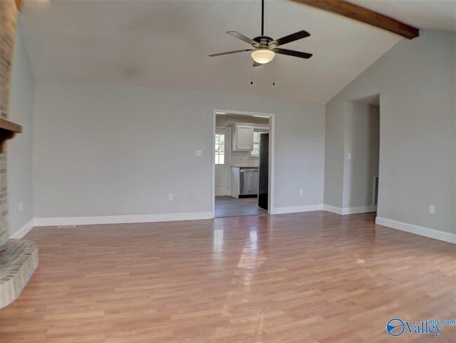 Photo - 112 Suddith Ln