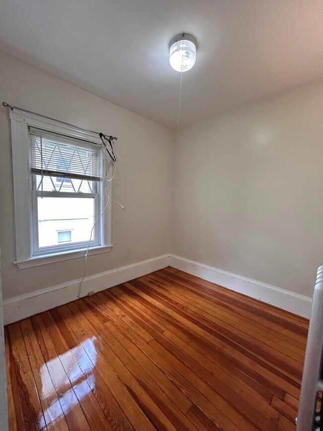 Photo - 108 Brooks St