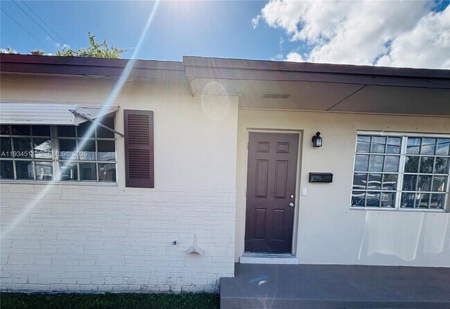 Photo - 301 SW 10th Terrace Unit 1