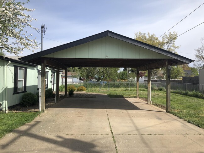 Photo - 167 W Rose St