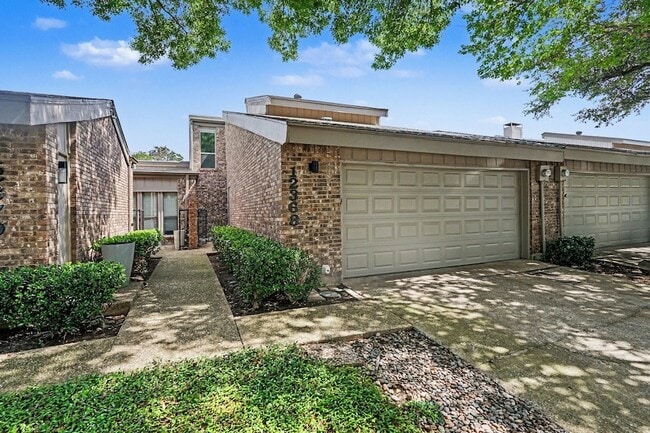 12368 Montego Plaza