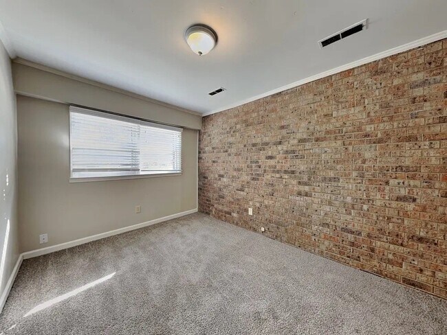 Building Photo - 4807 Vickrey Chapel Rd N
