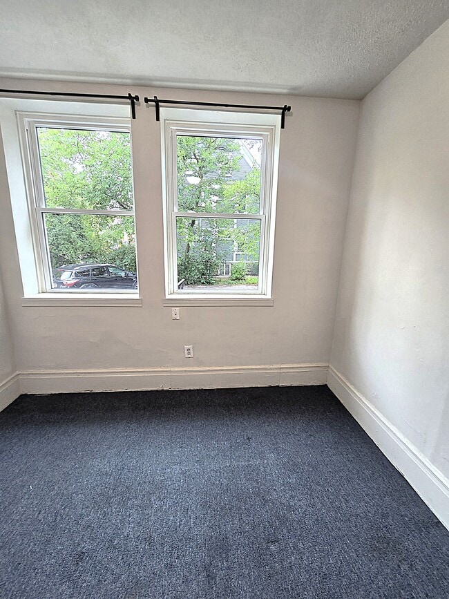 Photo - 806 Hill St
