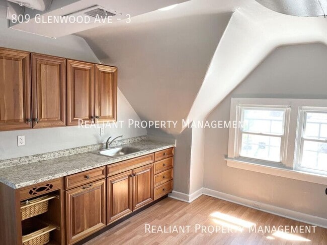 Photo - 809 Glenwood Ave Unit 3