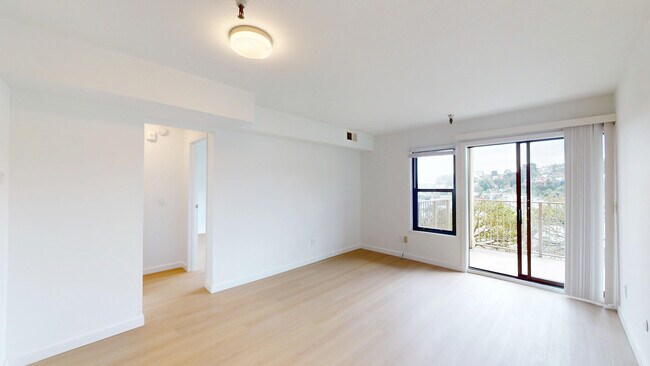 Photo - 2037 Castro St Unit 1