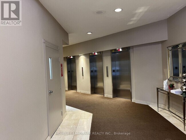 Photo - 10 Dean Park Rd Unité 407