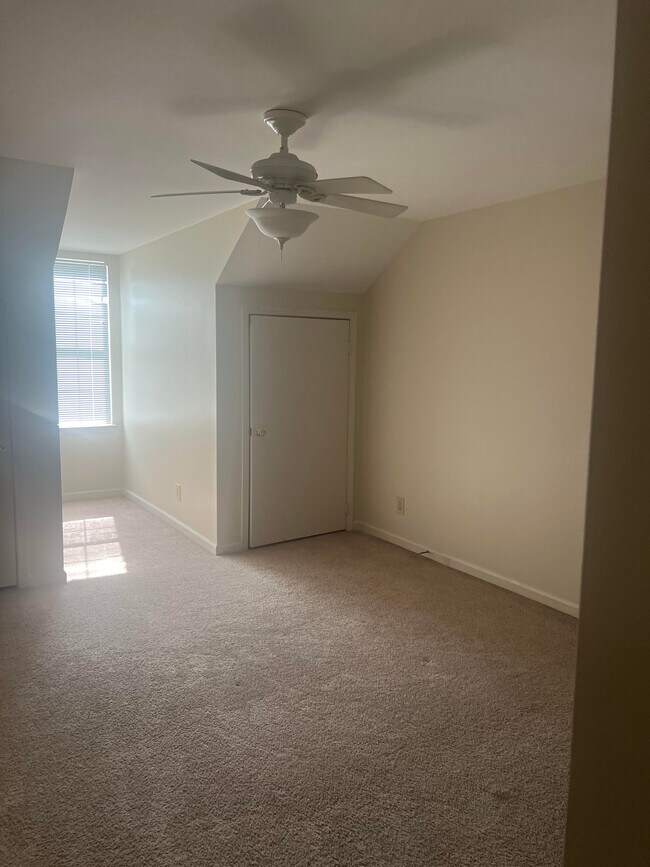 201 Eastbridge Ct Condo Condo for Rent in Louisville, KY