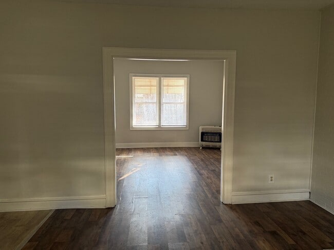 Photo - 337 5th Ave W