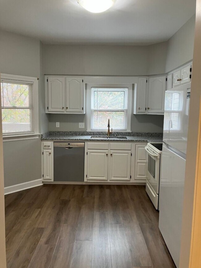 Photo - Winter Move in promo,  1/2 off one months ...