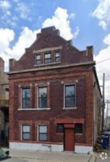 Building Photo - 2611 S Troy St Rental