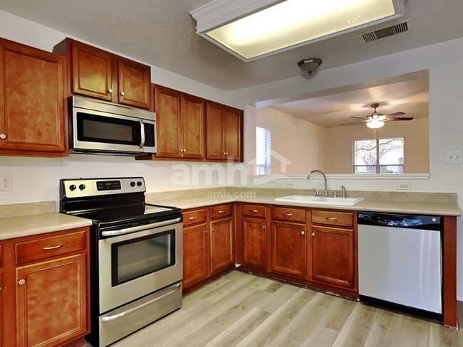 Photo - 825 Barrel Point