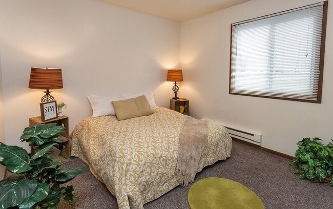 Building Photo - 225 Sugar Creek Ln