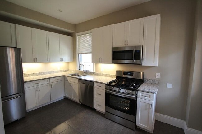 Kitchen - 1625 Rankin Ave Unit 1