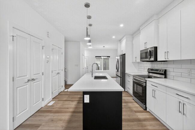 Building Photo - 28 Renwyck Pl