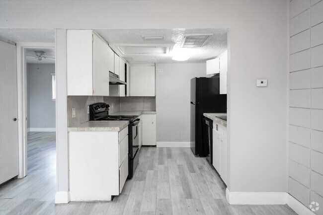 1BR, 1BA - 580SF - Kitchen