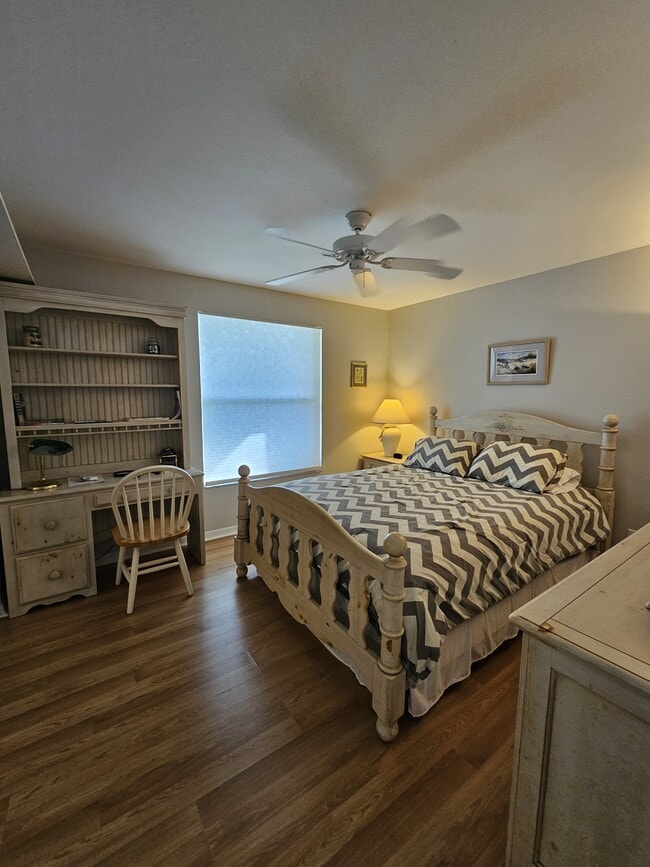 Photo - 529 Windsor Square