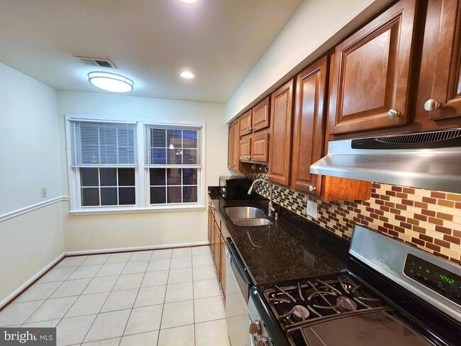 Photo - 2077 Pilgrim Dr