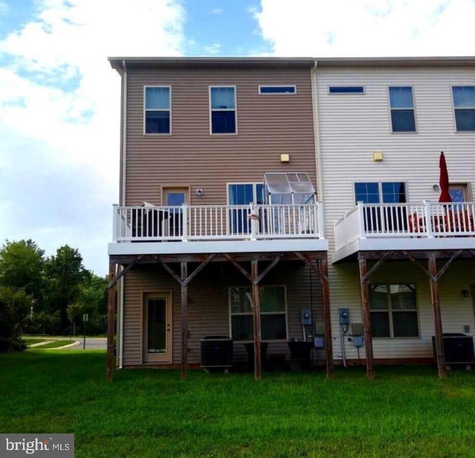 8937 Garrett Way Townhome Townhome Rental in Manassas VA