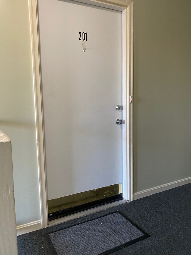 Photo - 300 Grosvenor Ln Unit 201