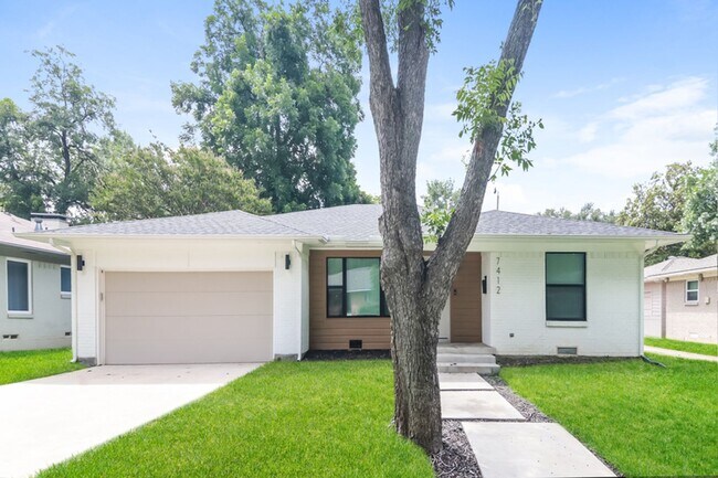 Photo - 7412 Fenton Dr