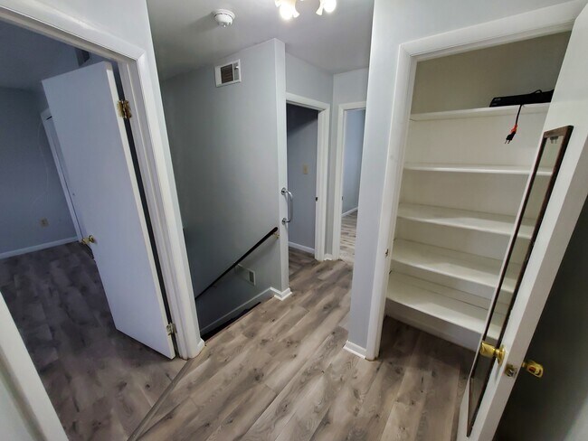 Photo - 629 Hamilton St