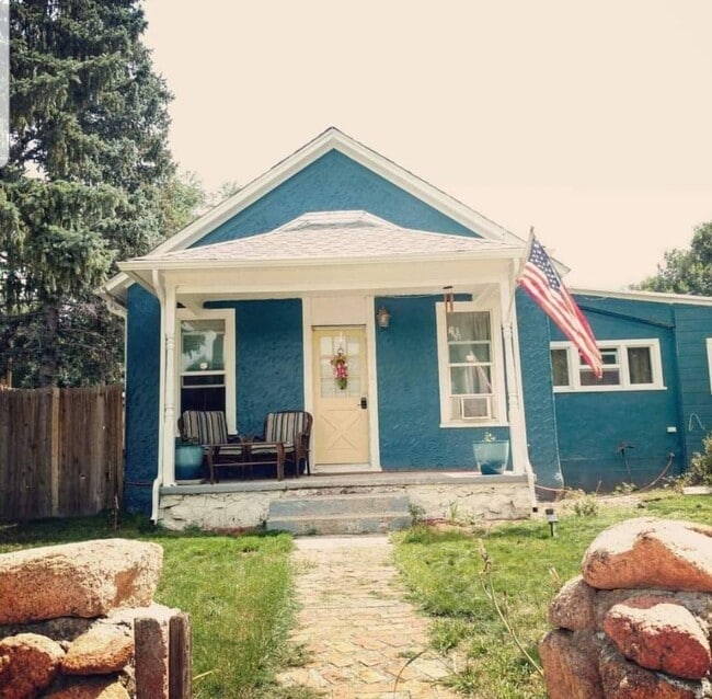 Photo - 2625 Main St