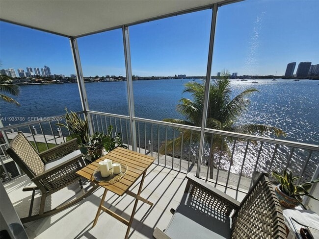 Building Photo - 3000 Marcos Dr Unit P402