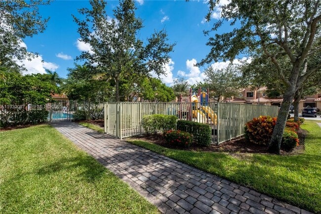 Photo - 1009 SW 144th Ave